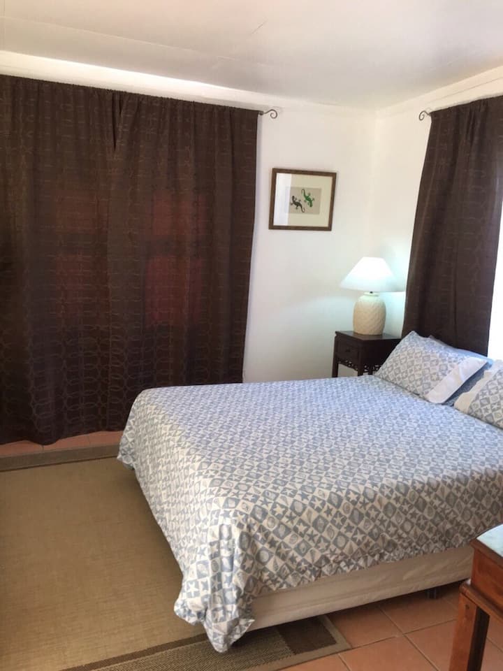 NADI  Air-conditioned  APARTMENT WITH POOL