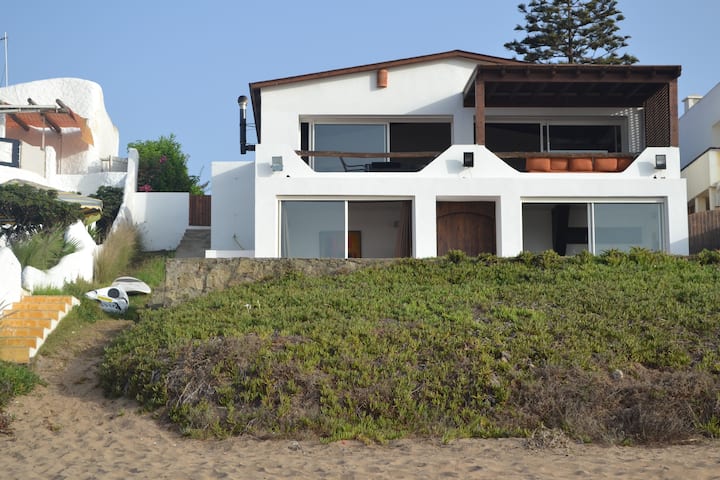 beachfront house/frond de mer