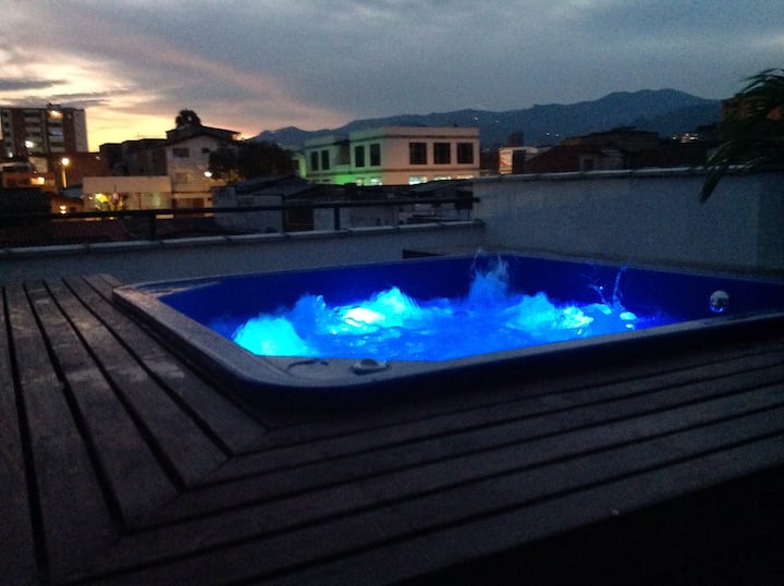 ROOFTOP HOT TUB WITH VIEW
