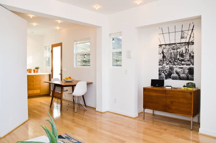 Echo Park Hideaway for Month-Long+ Stays