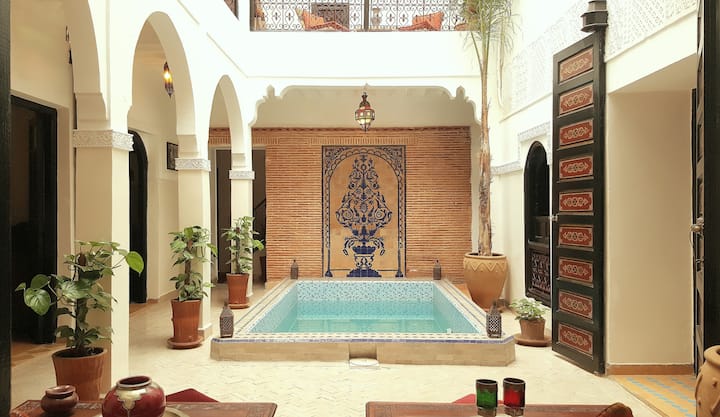 Riad home with pool to enjoy with friends!