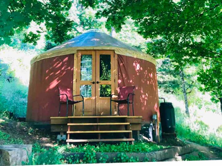 Yurt Meadow Retreat - on farm by nature park