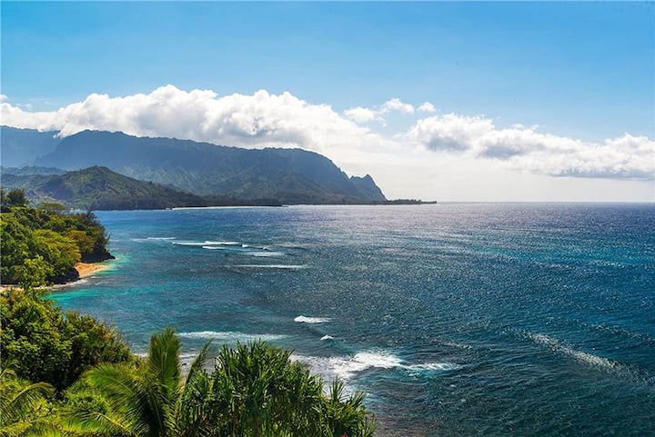 Jewel of the Pacific- Oceanfront Paradise