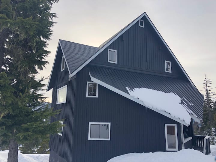 cabin with mesmerizing views of comox glacier and strathcona provincial park