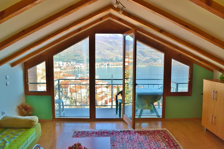 Yellow apartment in the old town - Villa Ohrid