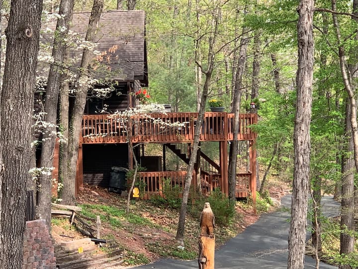 Cabin in the woods-near Tablerock Lake