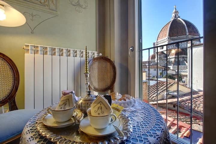 Romantic apartment with Duomo view