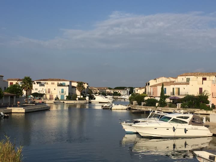 Luxury Aigues Mortes Villa on Marina,Pool,WiFi &AC
