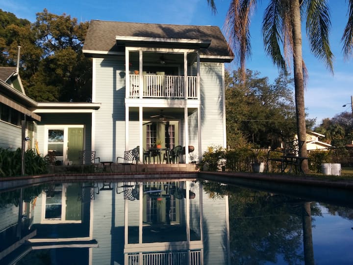 2 story cottage in Seminole Heights