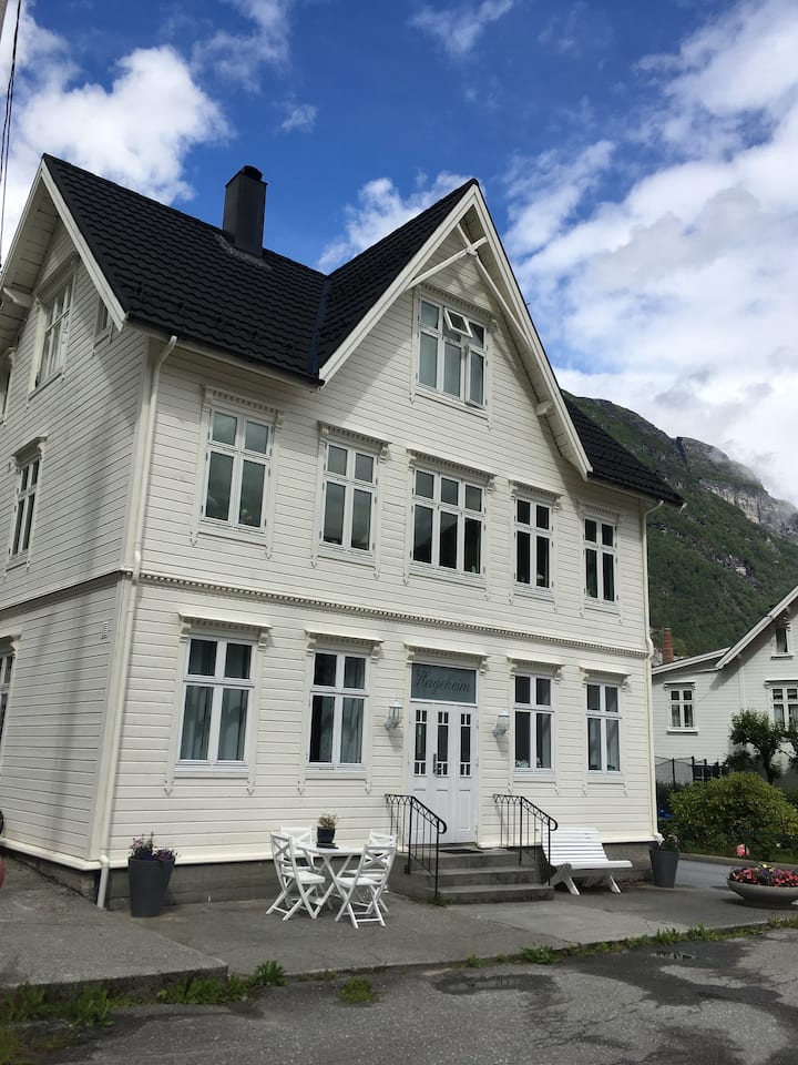Hellesylt town center, Geiranger-fjord