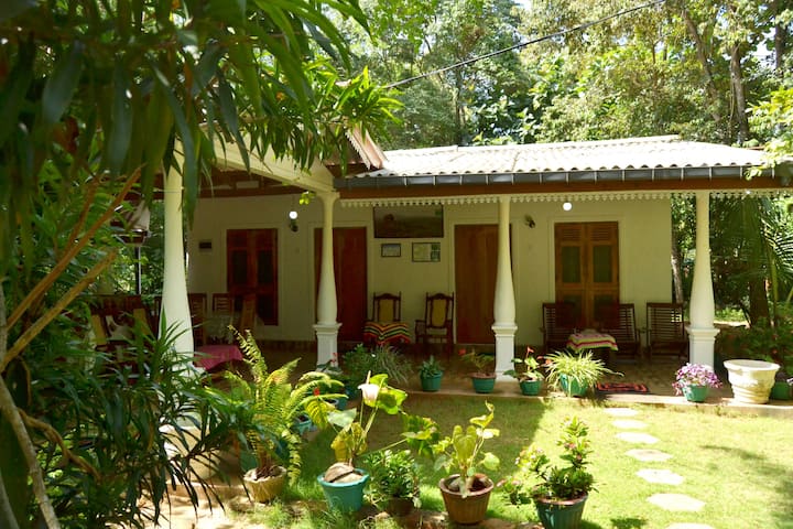 Sigiri Lodge Bed and Breakfast