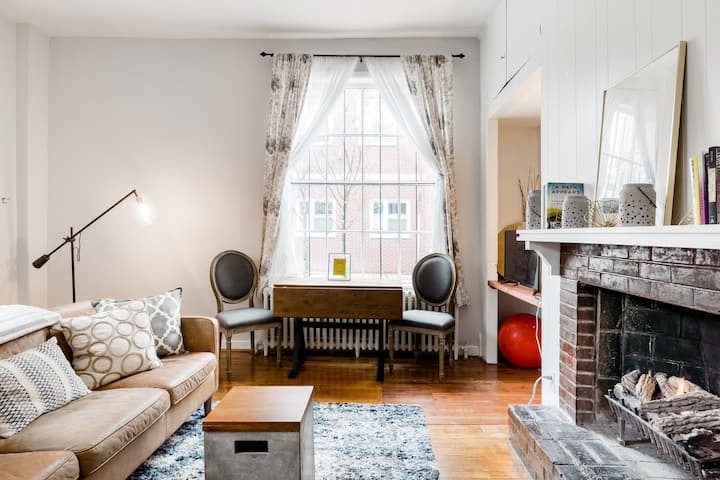 .:Gorgeous Rittenhouse Apartment:. (Voted top 10!)