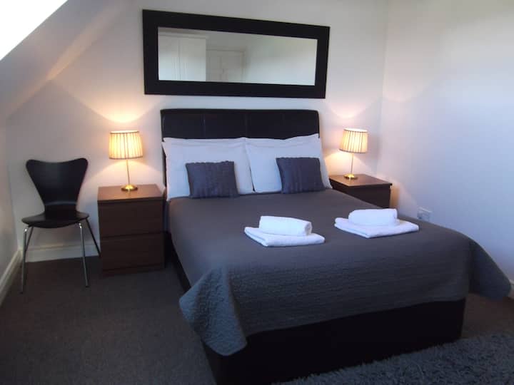 Rockpool House (1-2 Guests)
Price per Double Room