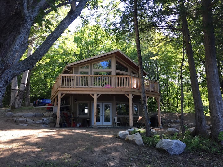 New lakefront cottage near Huntsville, Muskoka