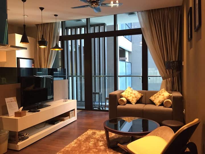 Modern & Luxury Suite @ Riverson SOHO, City Centre
