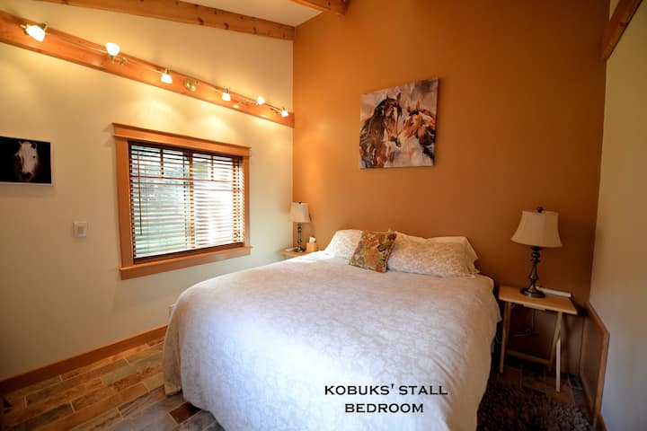 Carriage House's Cozy Timber frame Cottage - Kobuk