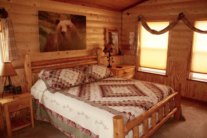 cabin 19, Rustic, Unique, Comfortable Cabin