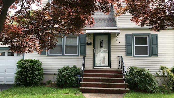 comfy house close to historic downtown edison