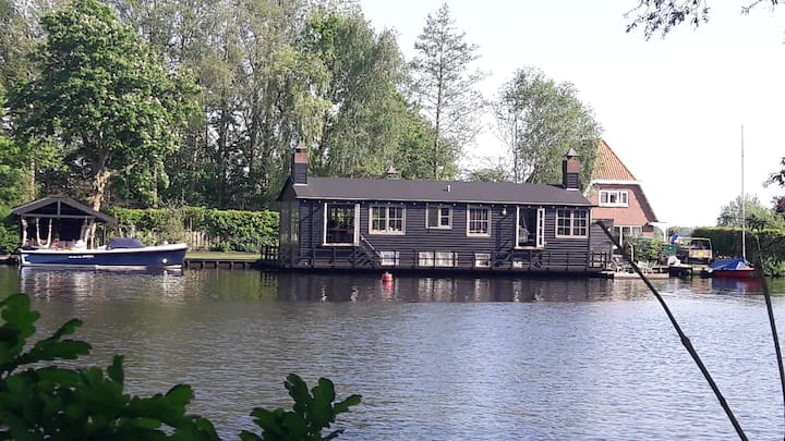Stunning authentic houseboat near Ams. (20min)