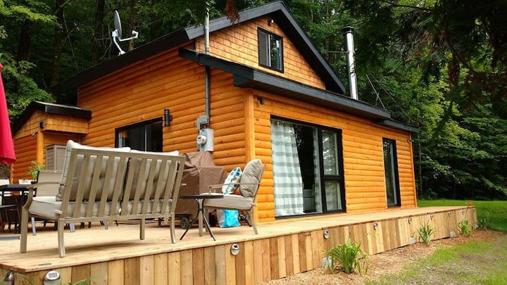 Chalet for rent in Potton Owl's head