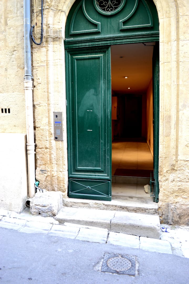 Superb apartment historic center of Montpellier