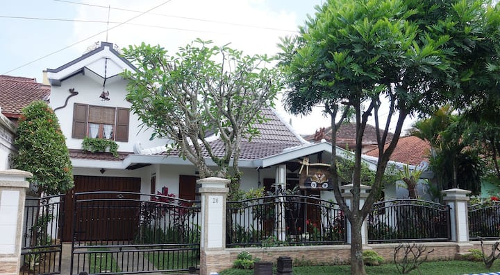 1large bedroom, charm, cozy, Malang