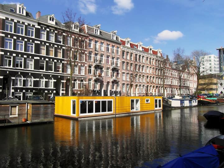 Comfortable & bright houseboat in centre Amsterdam