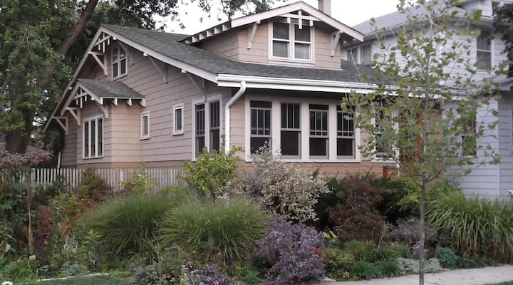 Entire upstairs in Arts and Crafts Oak Park home
