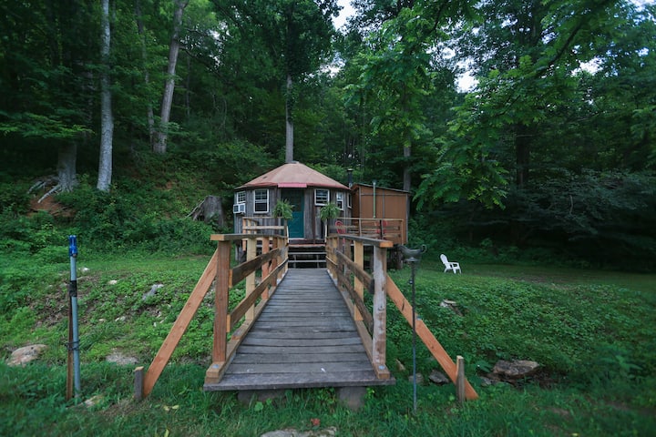 Holmes Farm Yurt with Hot Tub, Creekside, Fire Pit