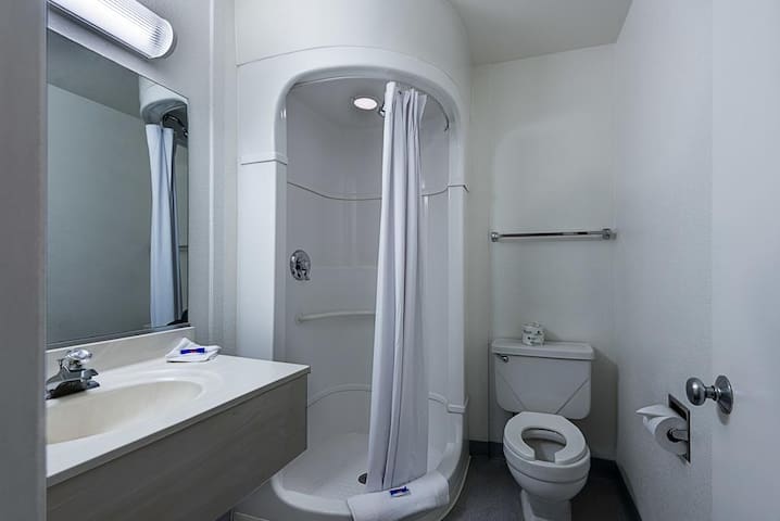 airbnb winnemucca nevada | affordable private room with cable tv