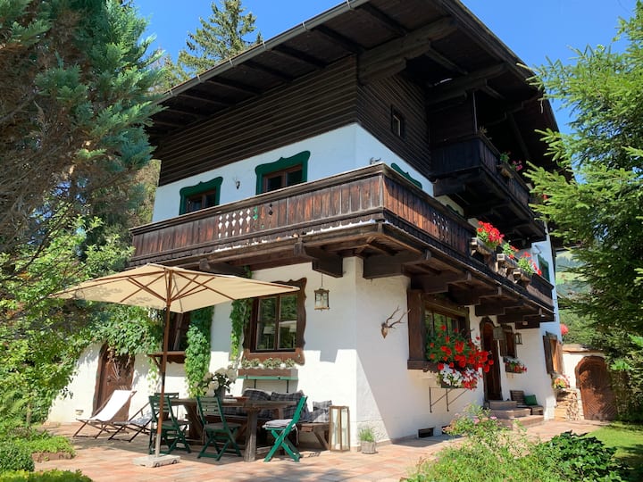 Sunny flat with garden and sauna near Schwarzsee