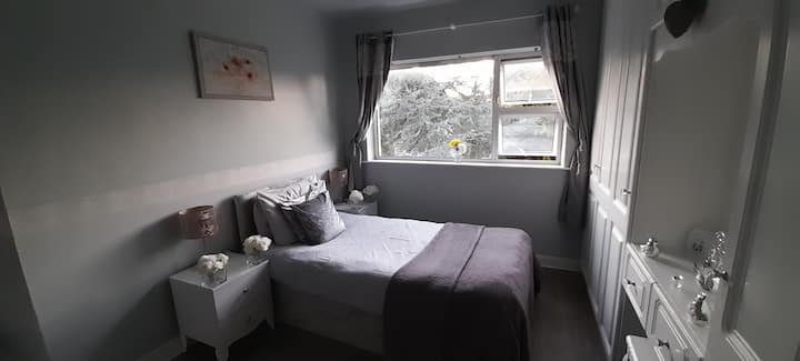 Newly renovated Large Cosy Single Bedroom