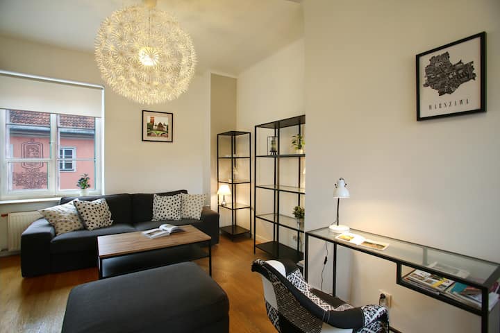 MODERN APARTMENT, OLD TOWN!