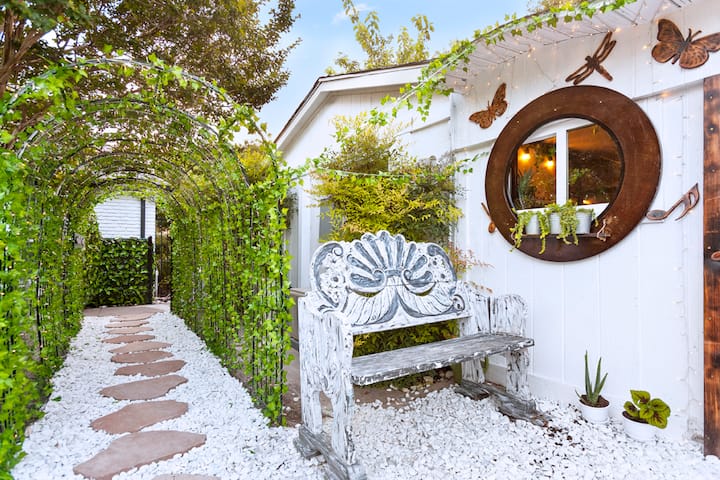 the hobbit house of mckinney; mckinney, texas