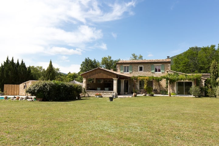 Funny Provençal villa near Dieulefit