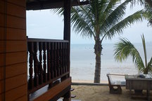 Picturesque beachfront chalet