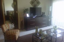 Clean Bright Downtown One Bedroom 