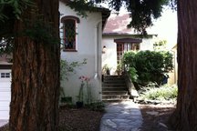 Redwood Cottage Near UC Berkeley