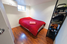 Toronto - $60 - Modern Basement apt