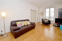 Room in apartment near Eiffel tower