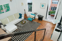 Creative 2 story loft w 1500ft deck