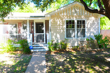 Charming Home - For  Formula 1 Week