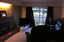 1 queen bed - Great Loc- Avail Now!