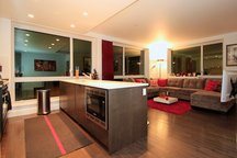 Private King Size & Bath, Trendy