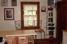 Upstate getaway in heart of village