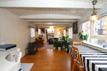 Charming houseboat, historic center