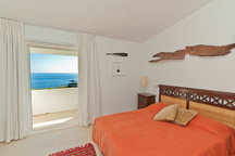 SEA FRONT BUNGALOW IN COSTA DEL SOL
