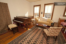 STUDIO DELUXE MANSION METRO APT.