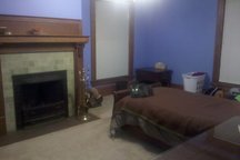 European Room w/ Working Fireplace