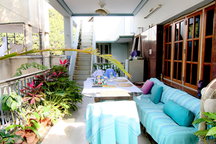 GURU Penthouse AMERICAN Hostess B&B
